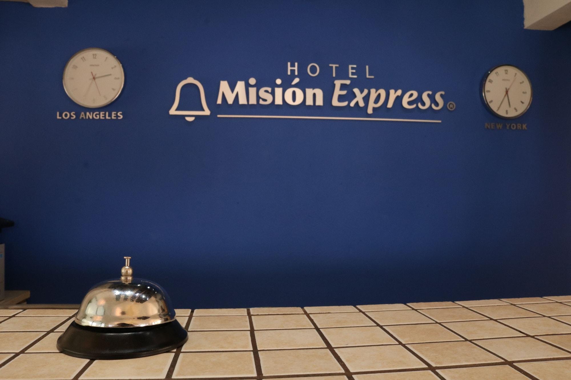 Mision Express Сальтильо Экстерьер фото